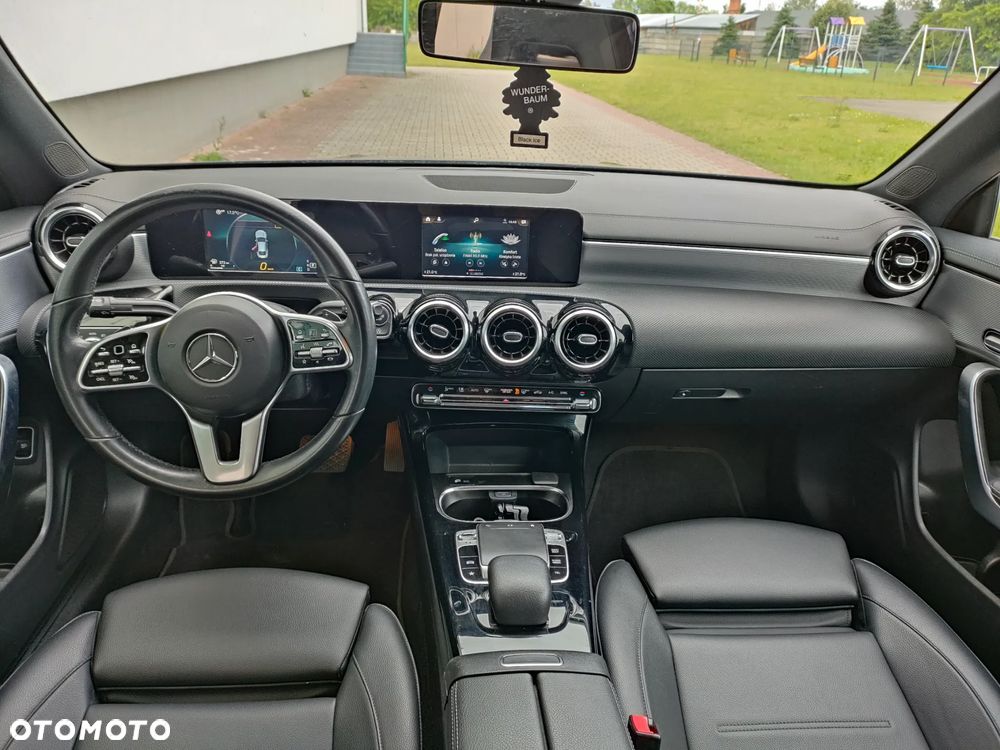 Mercedes-Benz CLA - 12