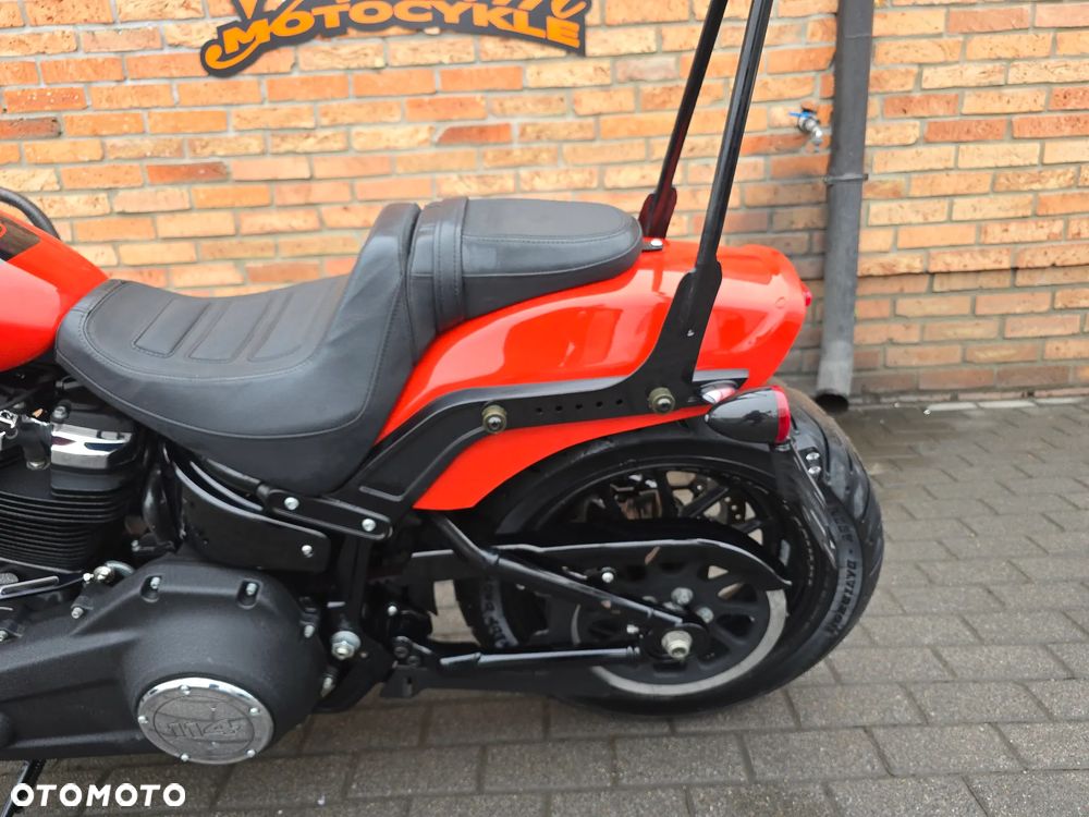 Harley-Davidson Dyna Fat Bob - 23