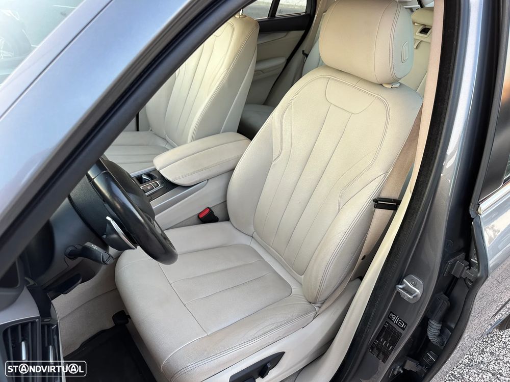 BMW X5 25 d sDrive Comfort 7L - 8