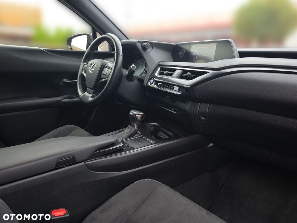 Lexus UX 250h GPF Business Edition 2WD - 28