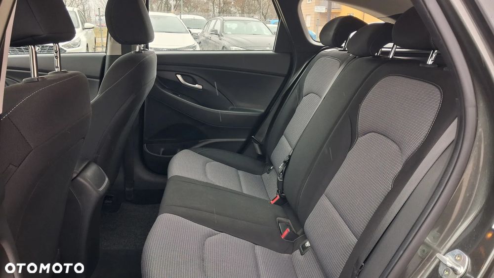 Hyundai i30 1.5 DPI Modern - 10