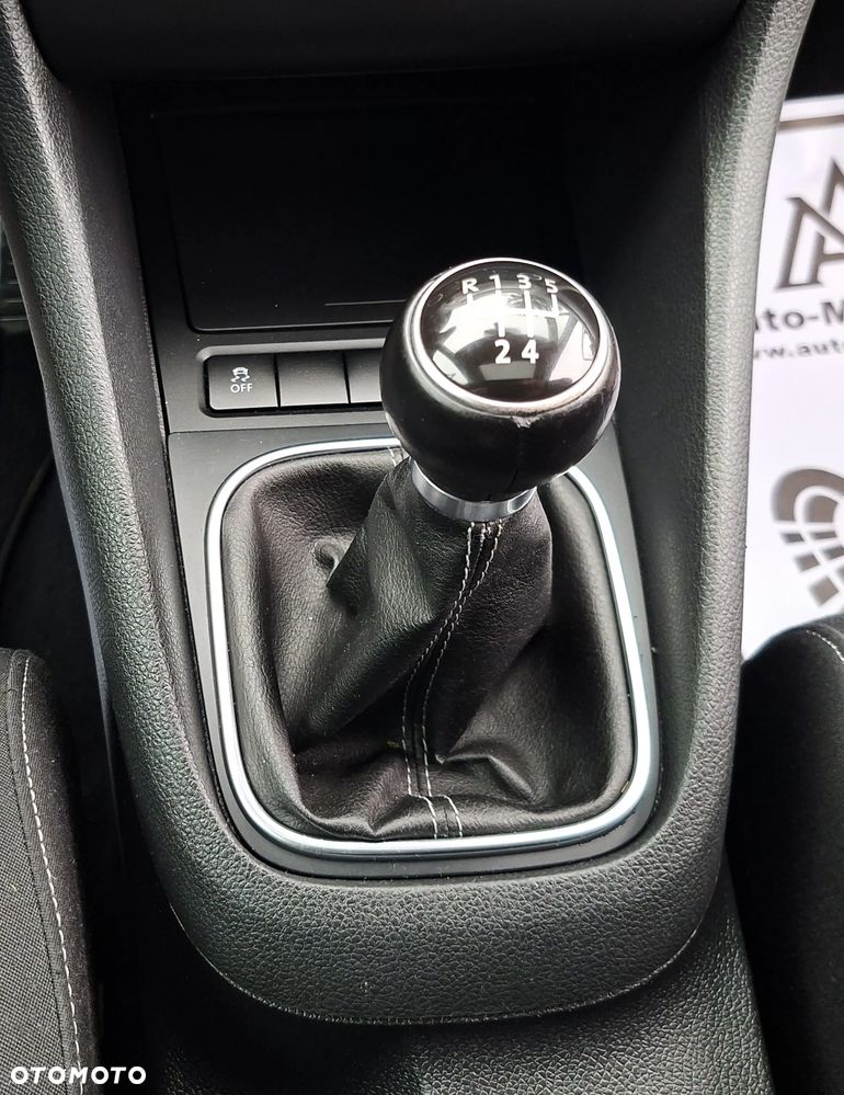 Volkswagen Golf 1.6 TDI DPF Style - 32