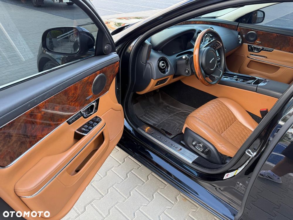 Jaguar XJ 3.0 T Portfolio - 12