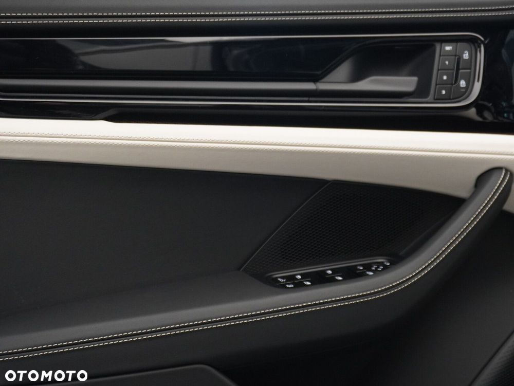 Porsche Panamera 4S E-Hybrid PHEV - 24