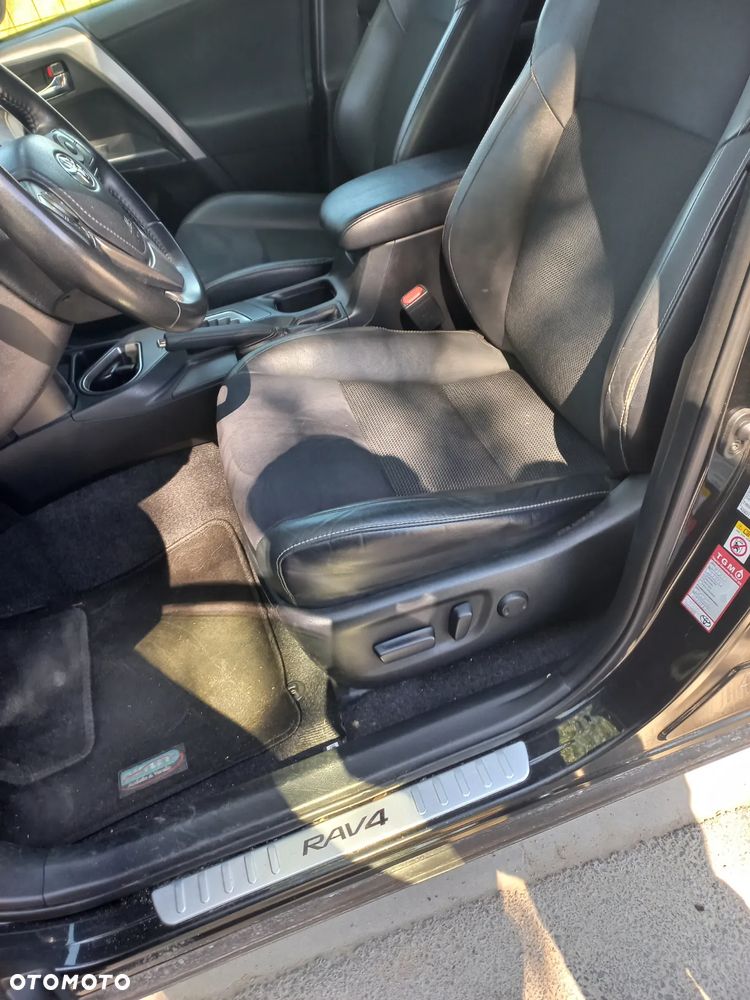 Toyota RAV4 - 8