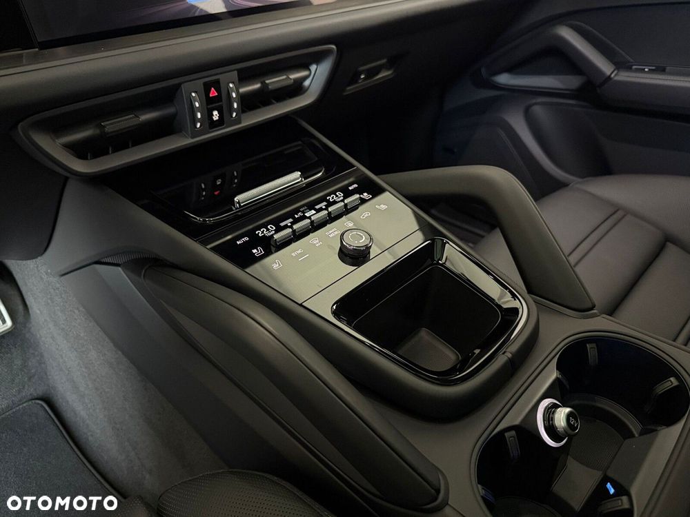Porsche Cayenne - 23