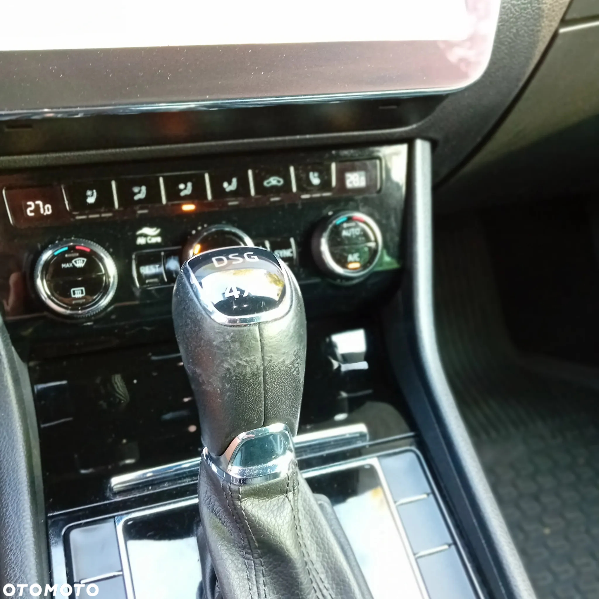 Skoda Superb 2.0 TDI 4x4 L&K DSG - 25