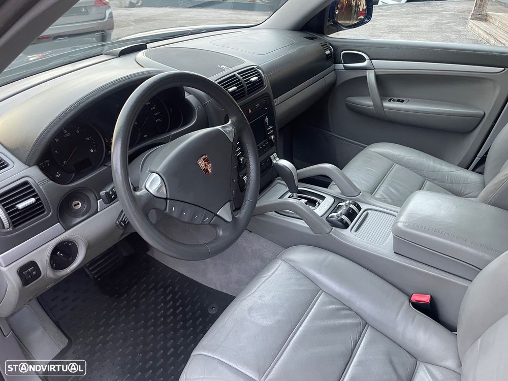 Porsche Cayenne Tiptronic S - 7