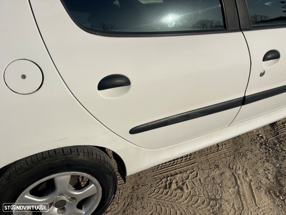 Peugeot 206 1.1 Color Line - 15