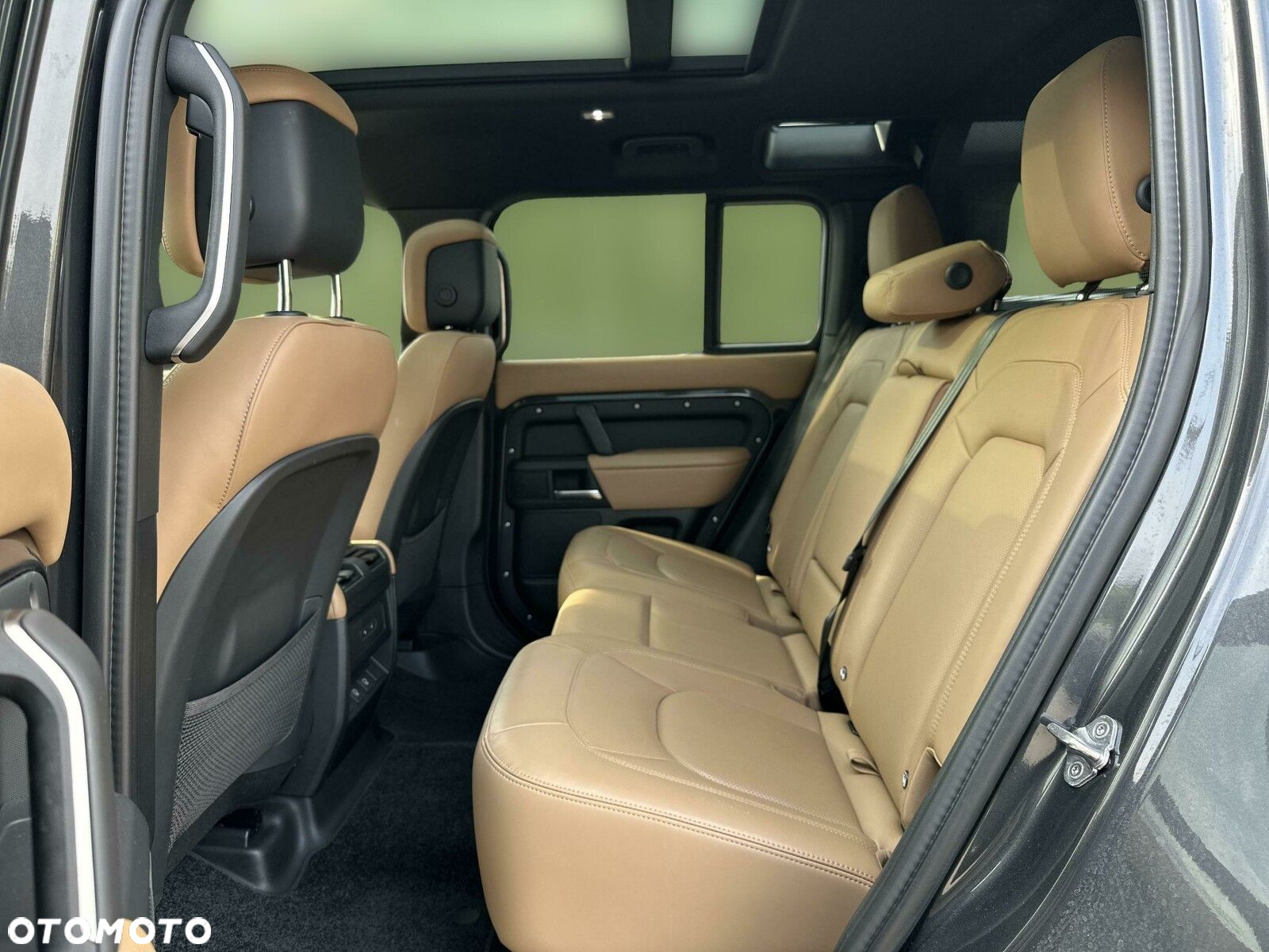 Land Rover Defender - 13