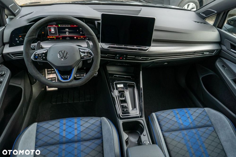 Volkswagen Golf - 24