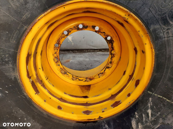 FELGI DW25BX26 R26 OTWÓR CENTRALNY 37CM 333/T5583 12 SZPIL FADROMA JCB 4345