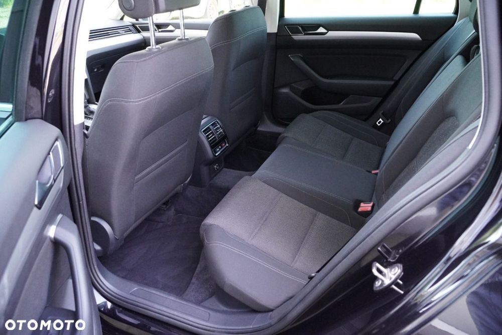Volkswagen Passat - 7