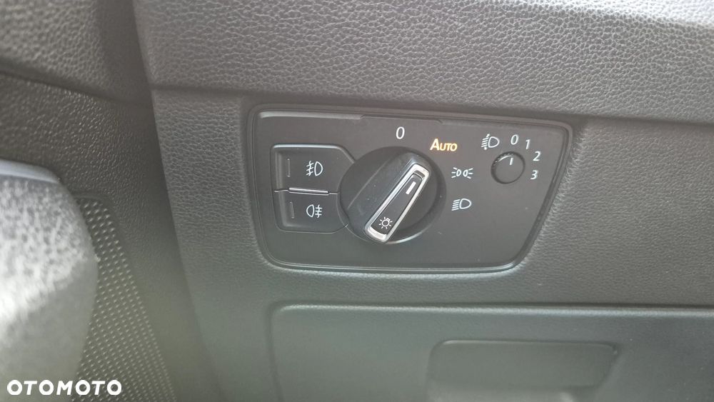 Volkswagen Passat - 19
