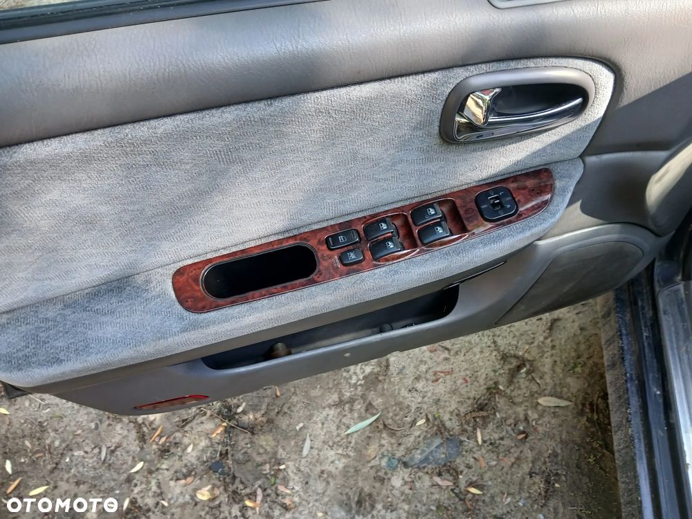 kia magentis GJ fotel fotele kanapa deska kokpit podsufitka boczek boczki klamka podłokietnik licznik - 3