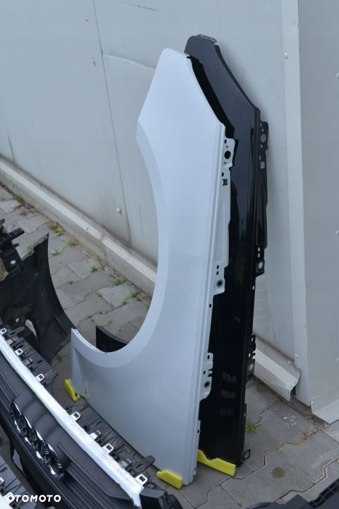 MASKA ZDERZAK BŁOTNIK LAMPA PAS AUDI A4 B9 8W 16- - 3