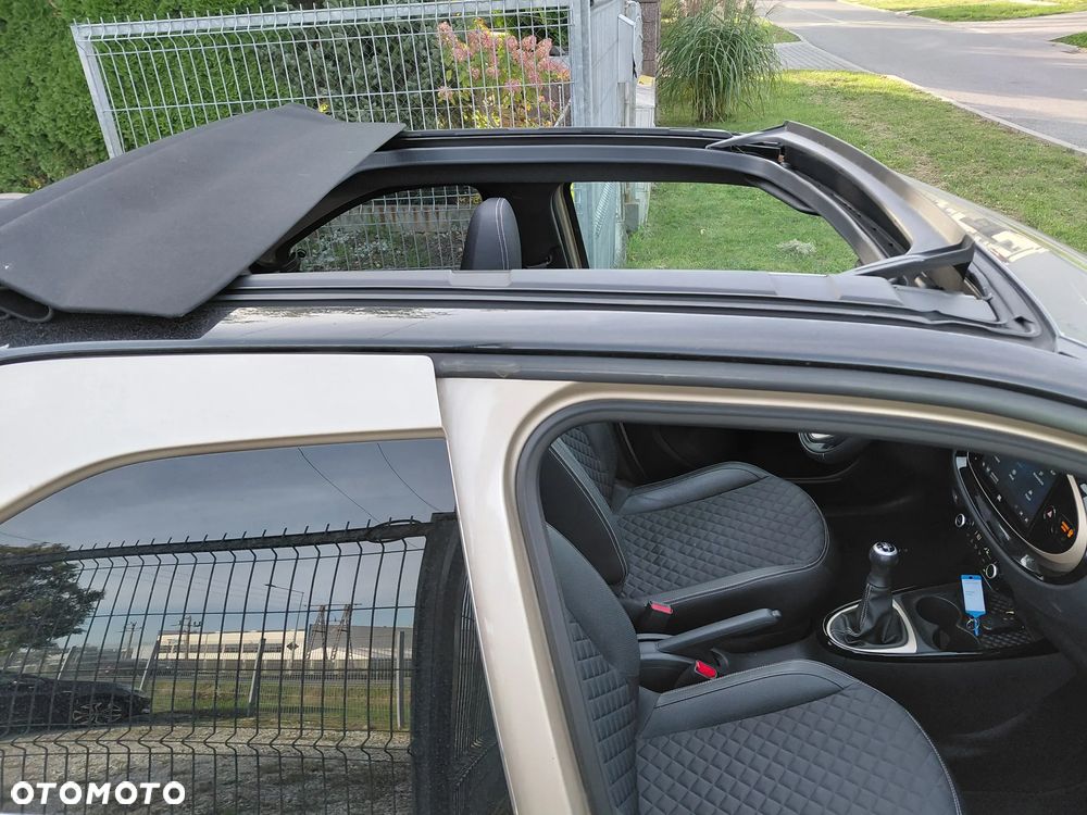 Toyota Aygo x-trend - 11