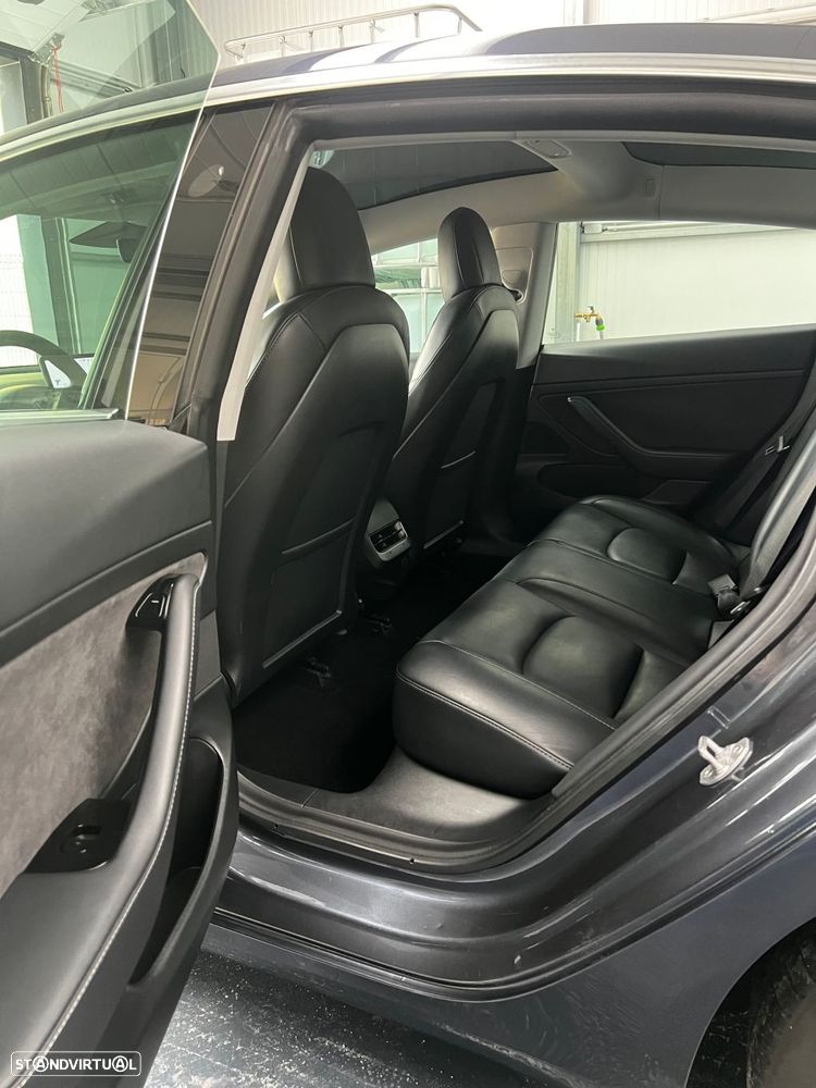 Tesla Model 3 - 16