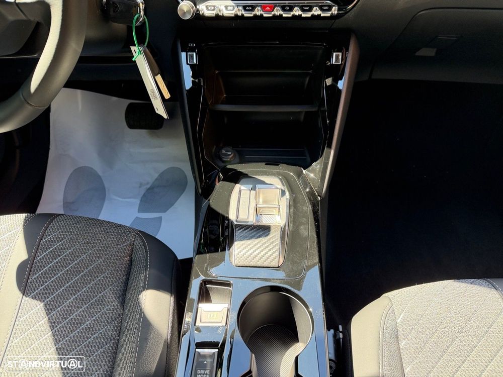 Peugeot 2008 1.2 Hybrid Allure e-DCS6 - 11