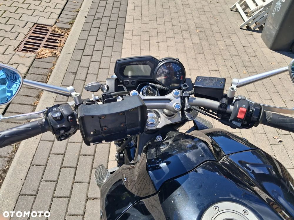 Yamaha FZ - 12