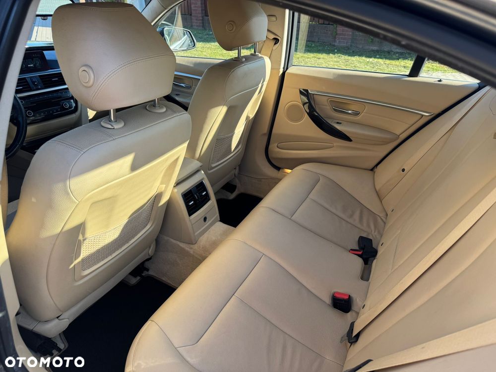 BMW Seria 3 320d Efficient Dynamics Luxury Line EU6 - 13