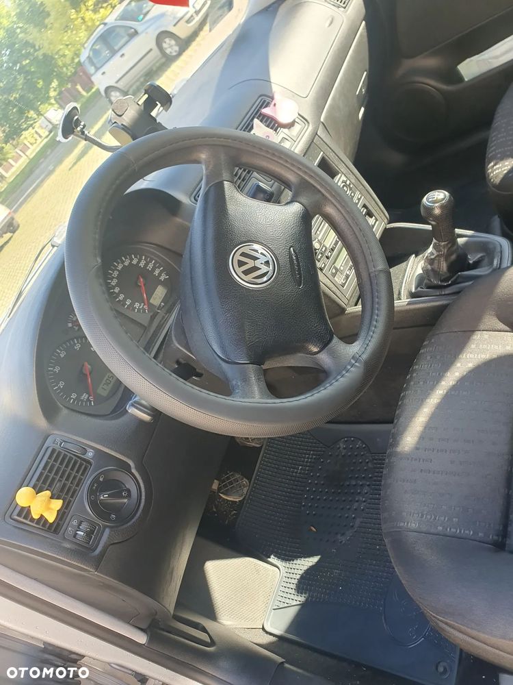 Volkswagen Golf - 3