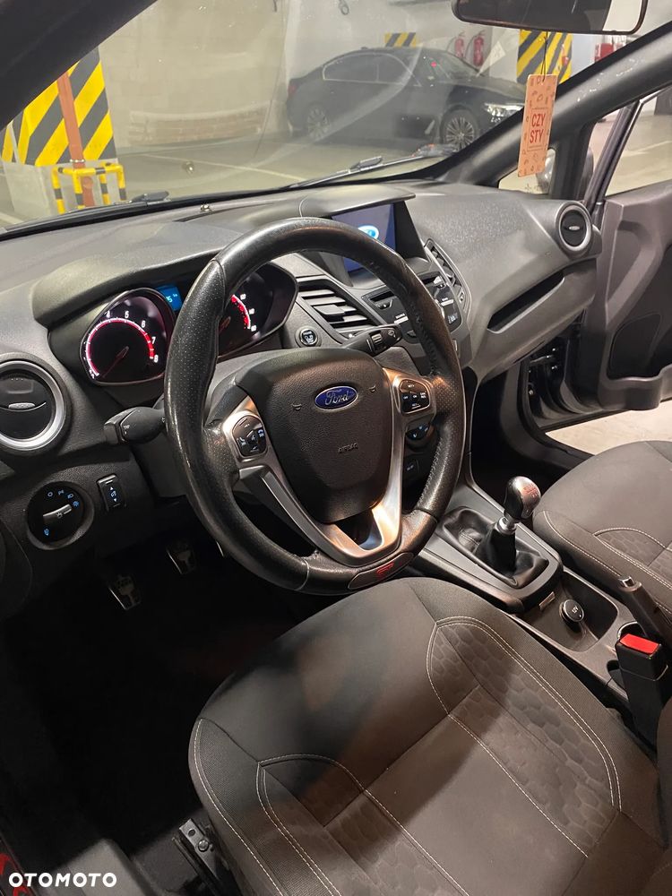 Ford Fiesta ST - 12