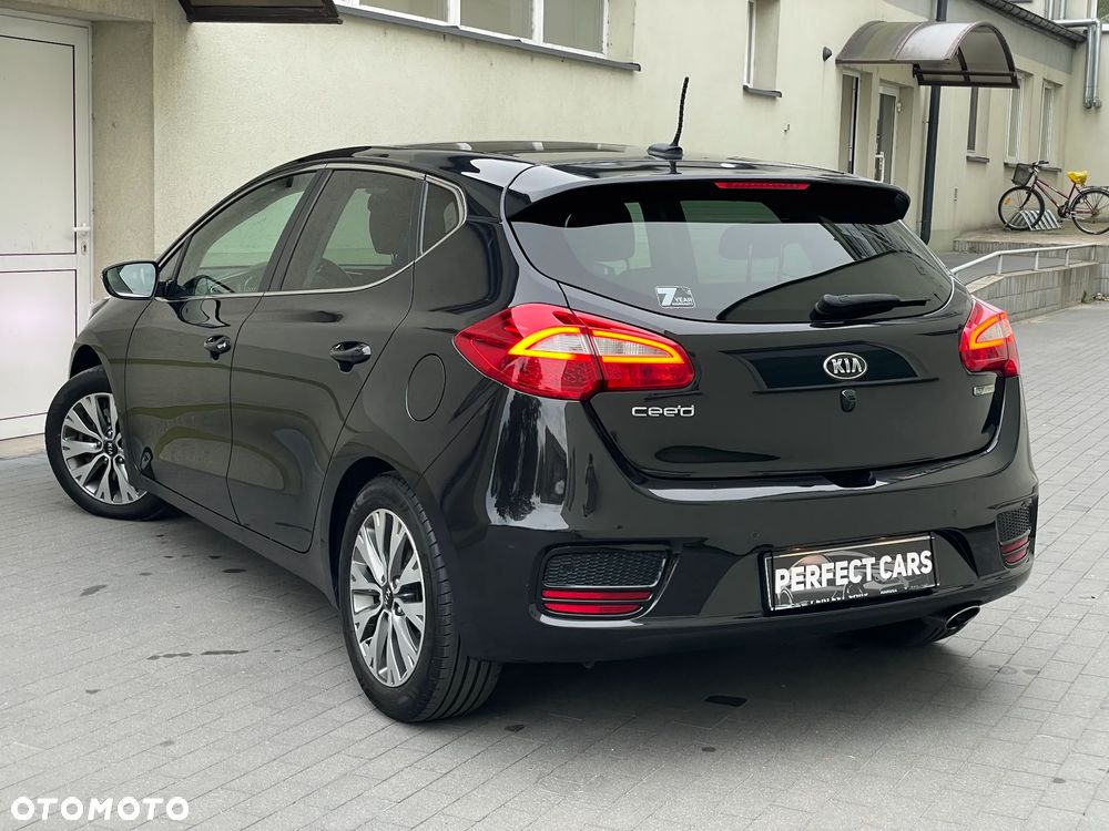Kia Ceed 1.4 L Business Line Plus - 4