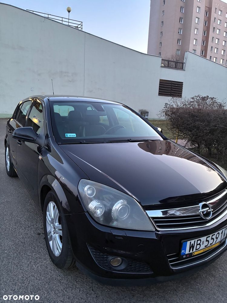 Opel Astra 1.6 Turbo - 2