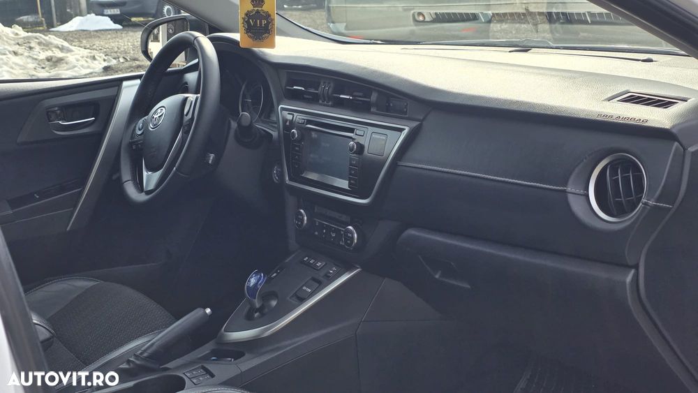 Toyota Auris 1.8 VVT-i Automatik Design Edition - 11