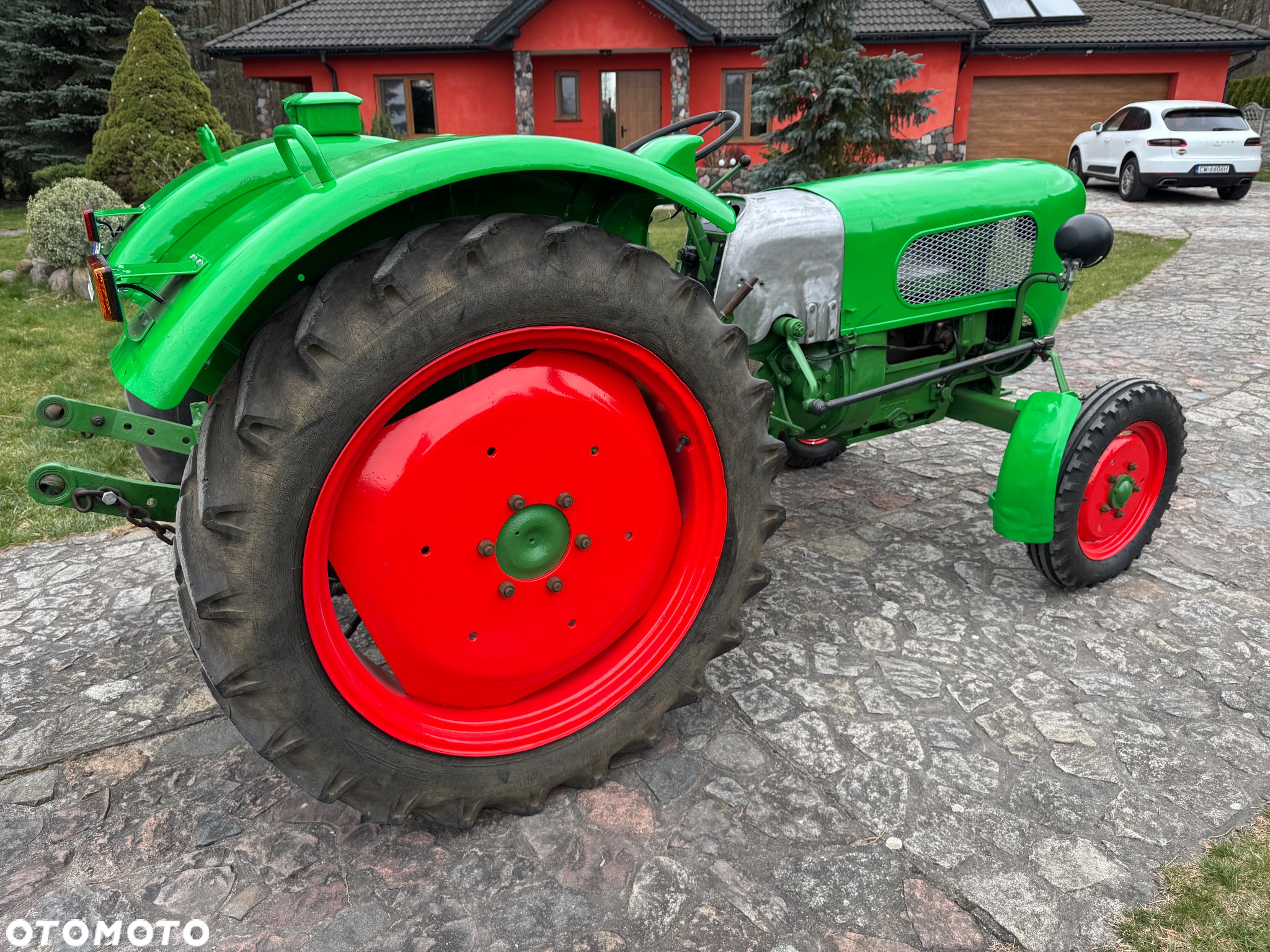 Deutz-Fahr Fahr Güldner A3K Burgund D133 - 18