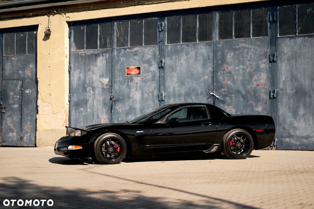 Chevrolet Corvette - 2