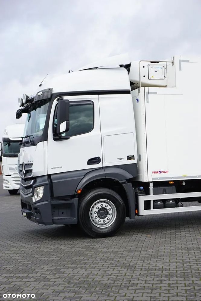 Mercedes-Benz ACTROS / 2553 / EURO 6 / CHŁODNIA + WINDA / 23 PALETY / OŚ SKRĘTNA - 35