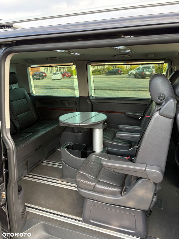 Volkswagen Multivan - 16