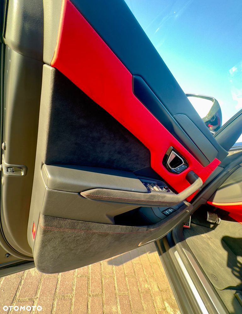 Lamborghini Urus - 16