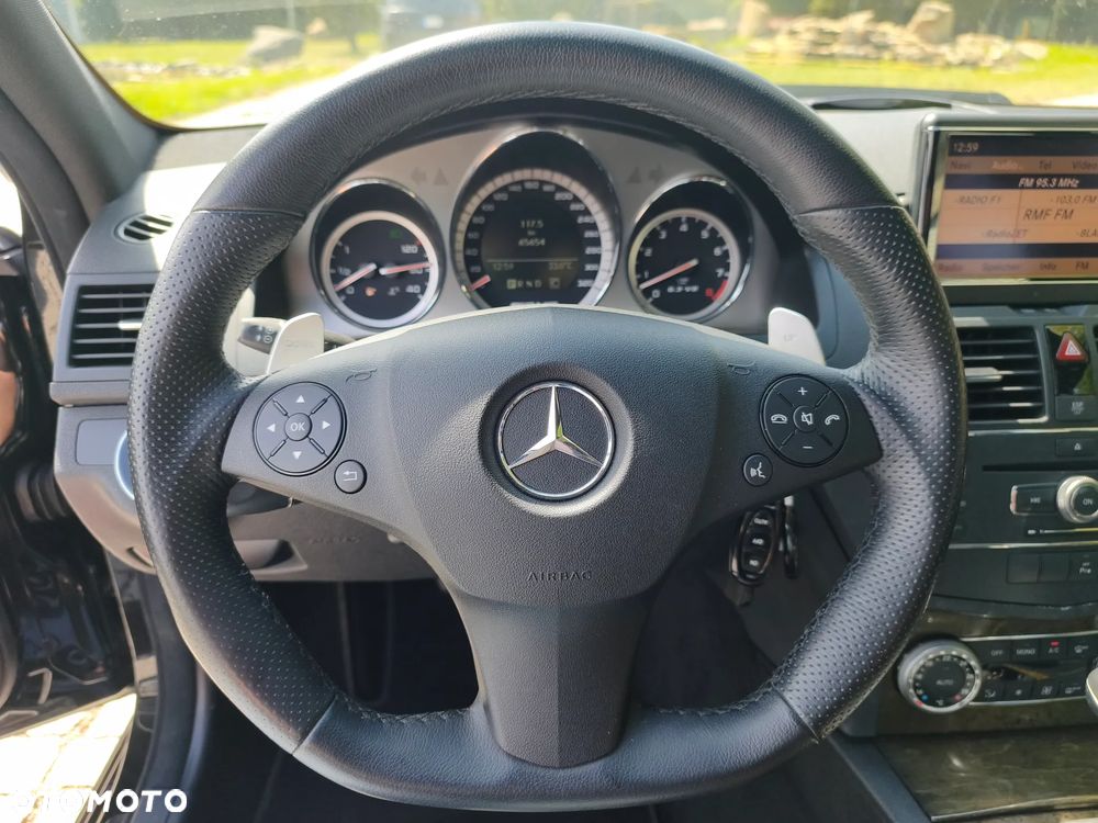 Mercedes-Benz Klasa C 63 AMG 7G-TRONIC SPORT EDITION - 33