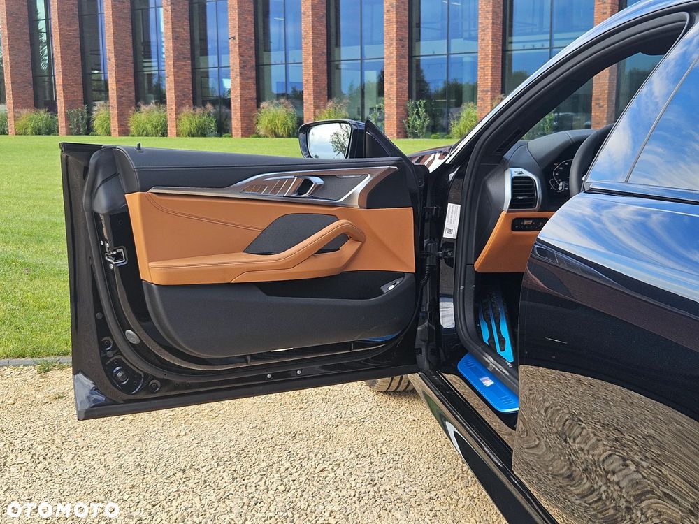 BMW Seria 8 840i xDrive - 16