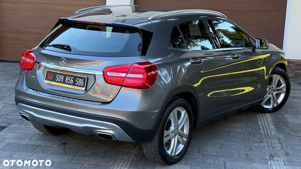 Mercedes-Benz GLA - 13