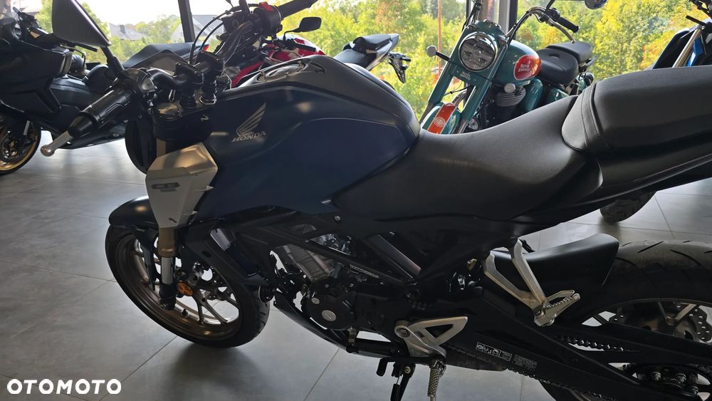 Honda CB - 8