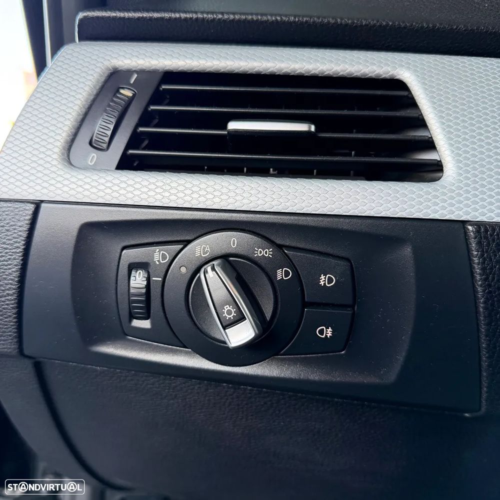 BMW 320 d Pack M - 34