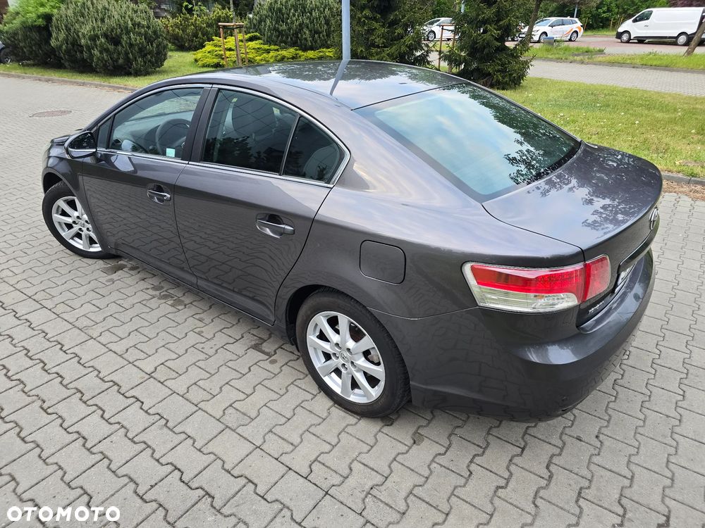 Toyota Avensis 2.0 D-4D Luna - 4