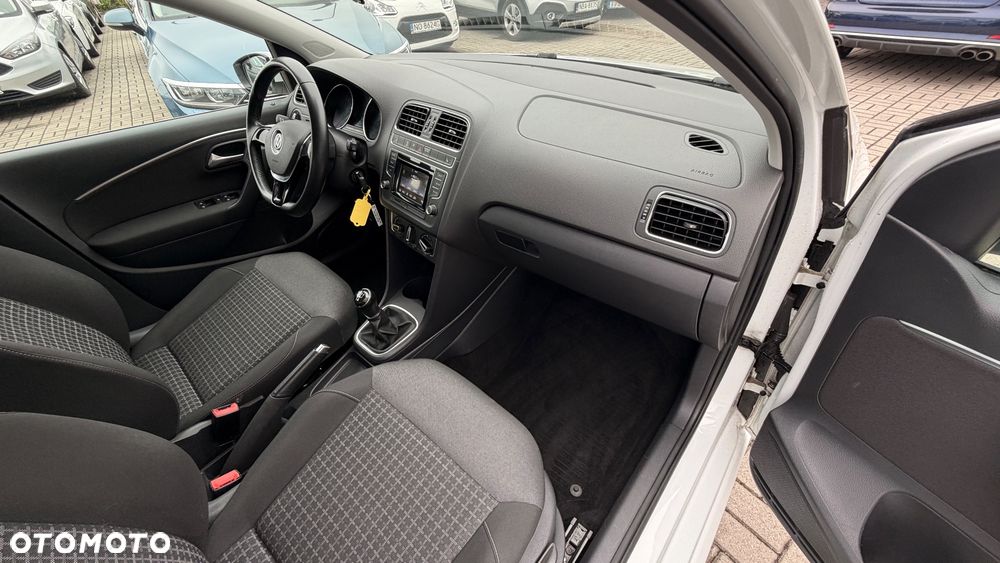 Volkswagen Polo - 8