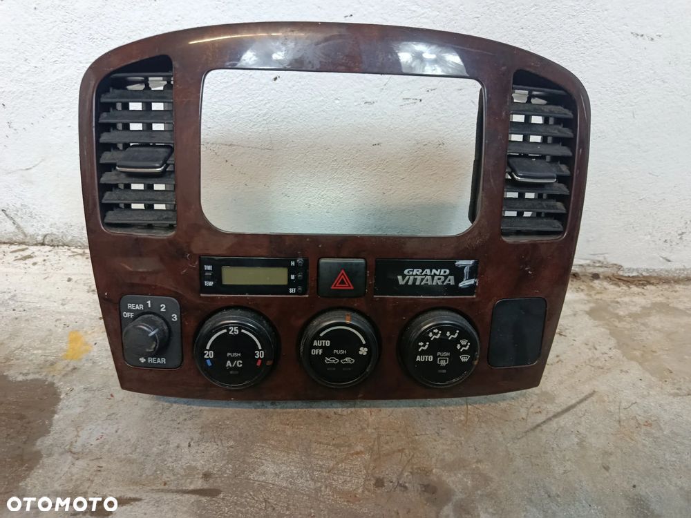 Panel klimatyzacji sterowania nawiewów Suzuki Grand Vitara 1 - 1