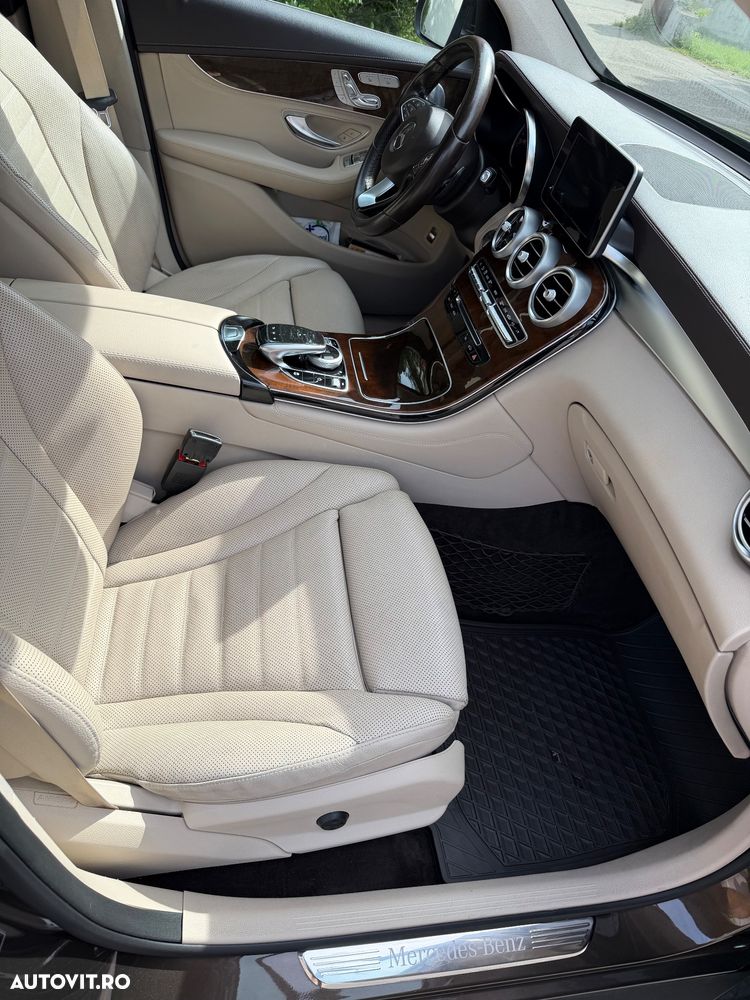 Mercedes-Benz GLC - 12