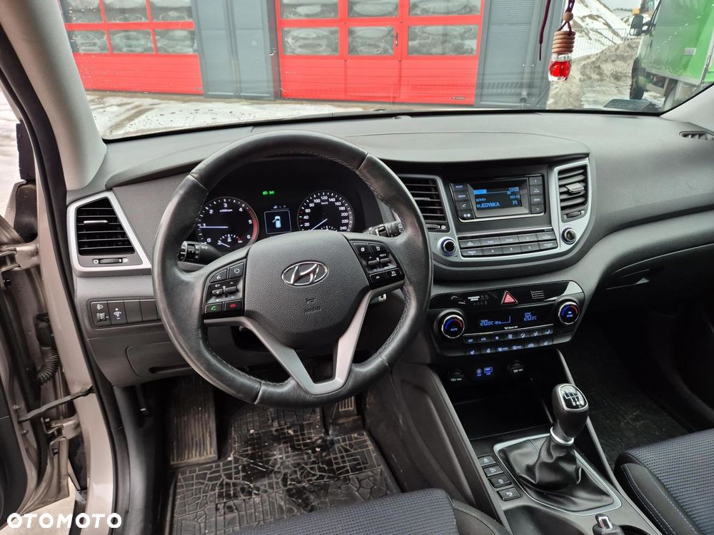 Hyundai Tucson 1.7 CRDI BlueDrive Comfort 2WD - 14