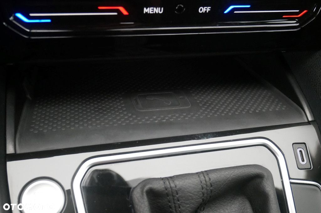 Volkswagen Passat 2.0 TSI Business DSG - 22