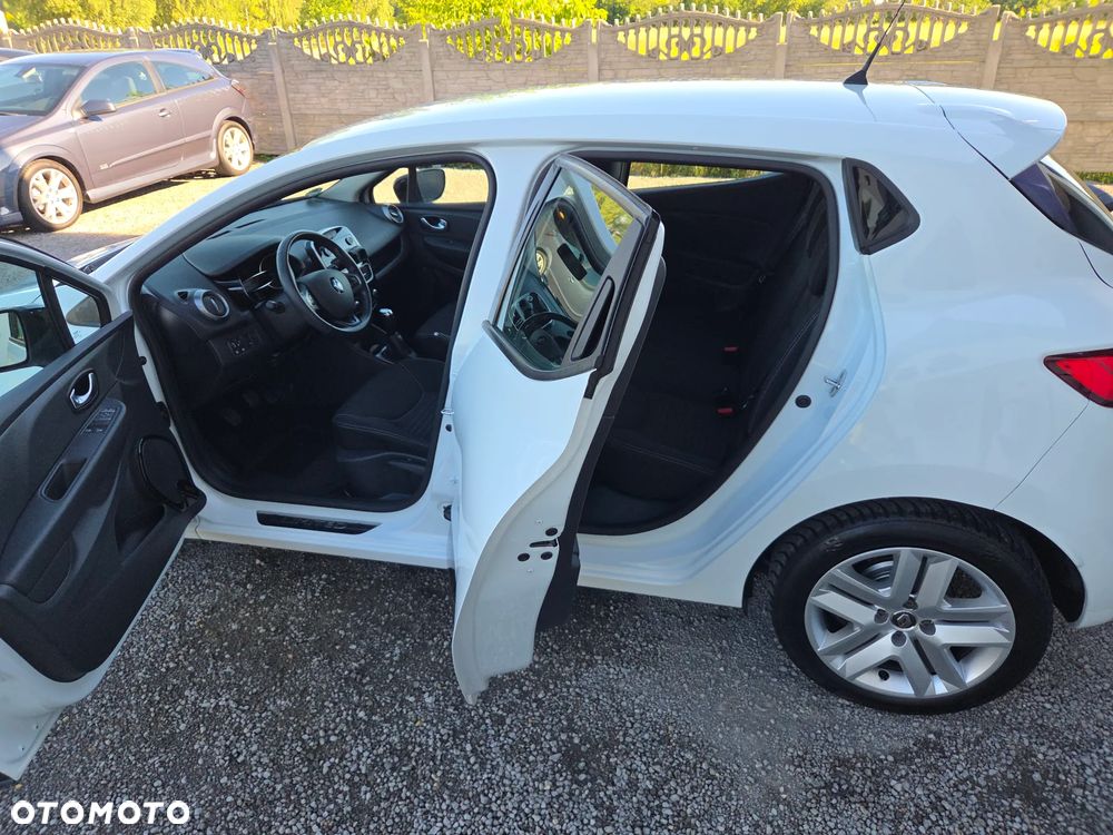 Renault Clio 1.2 16V 75 LIMITED - 27