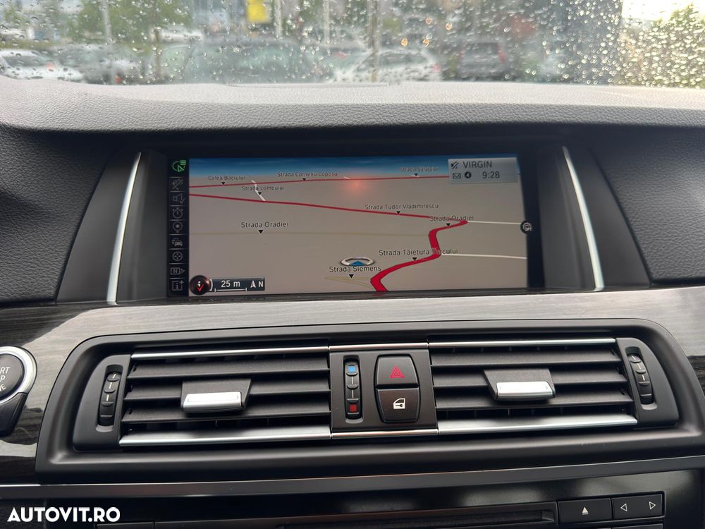 BMW Seria 5 520d Aut. Luxury Line - 28