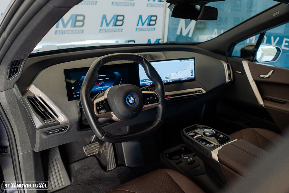 BMW iX xDrive 40 Pack Desportivo - 19