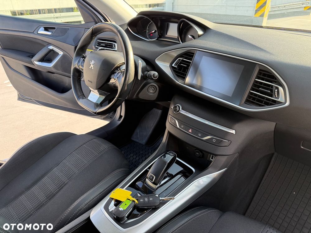 Peugeot 308 SW 1.2 PureTech GPF Allure S&S EAT8 - 15